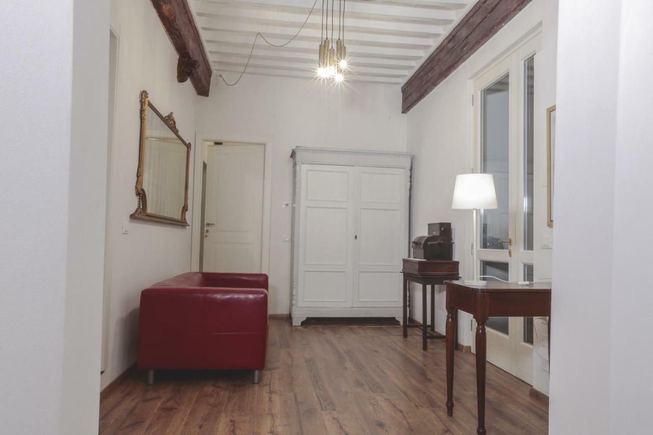 San Pierino Charming Rooms ลุคคา ภายนอก รูปภาพ